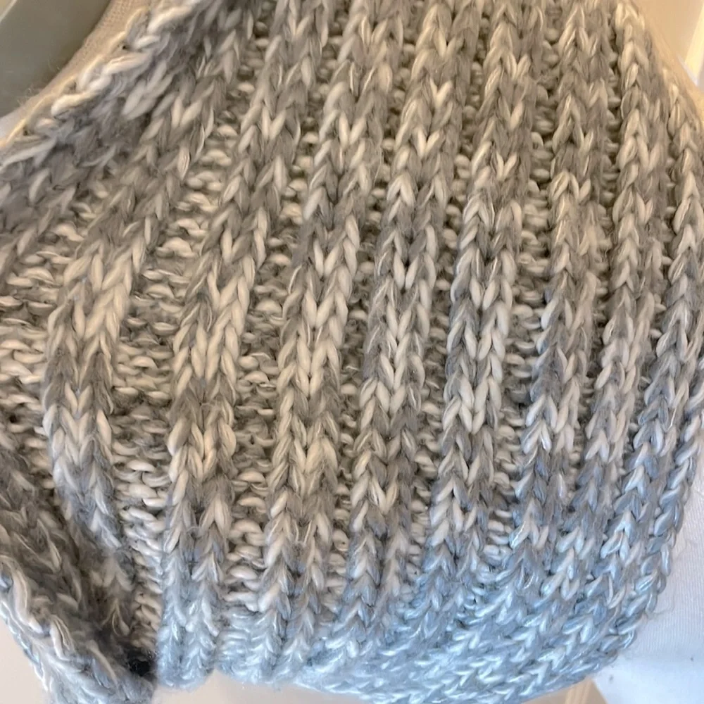 LOFT grey white